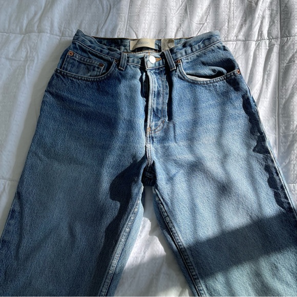 Classic Gap Blue Jeans Distressed - Picture 3 of 7